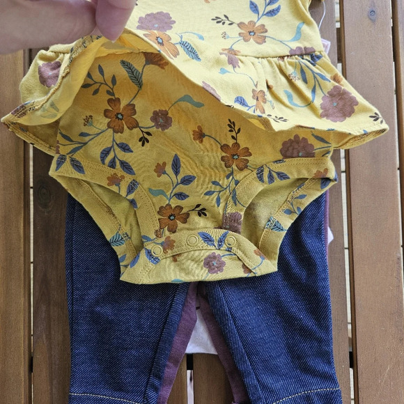 Carter's Baby 3M Girls' 4 Piece Set Short Sleeve Bodysuits with Pants - Picture 9 of 12